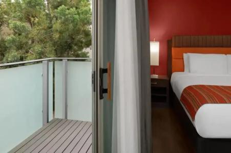 SIRTAJ – Beverly Hills - 5