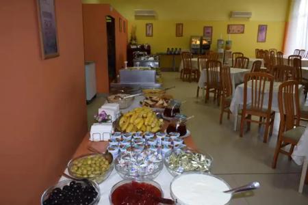 Ahilea - Free Pool Access - 11