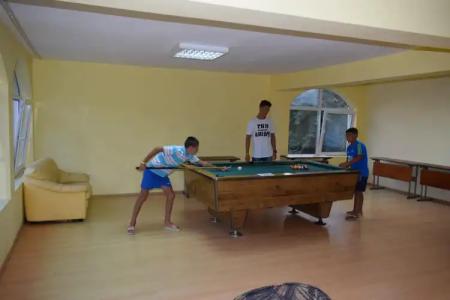 Ahilea - Free Pool Access - 20