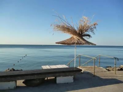 Ahilea - Free Pool Access - 23