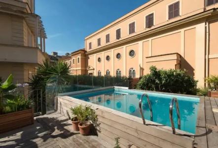 Palm Gallery - 10