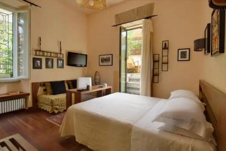 Palm Gallery - 1
