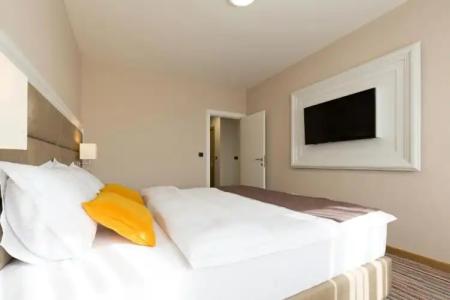 TESLA - Smart Stay Garni - 182