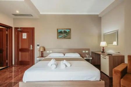 Fishta & Apartments - 3