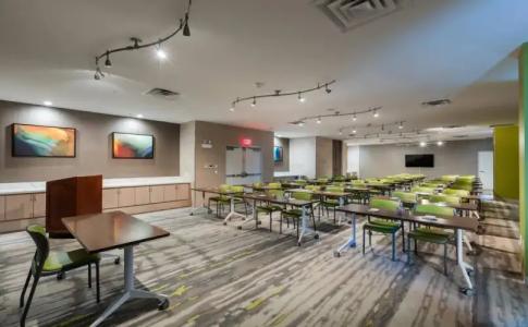 TownePlace Suites by Marriott Orlando at SeaWorld - 23