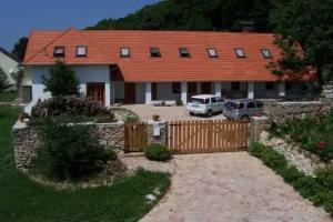Bakonyi Apartmanház Eplény, Zirc