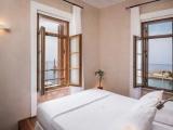 Suite seafront