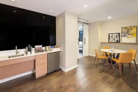 The Statler Dallas, Curio Collection By Hilton - 102