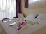 1 Bedroom Luxury Apartment with pool view