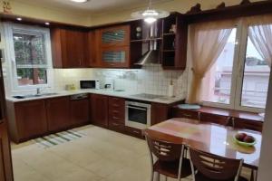 House,1000m from the beach, Vari