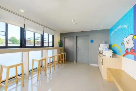 Hop Inn Lampang City Center - 3