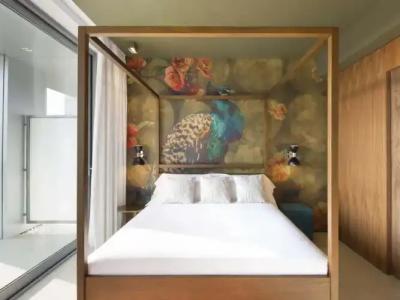 SB Glow **** Sup - 61