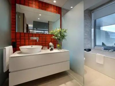 SB Glow **** Sup - 66