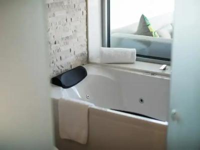 SB Glow **** Sup - 67