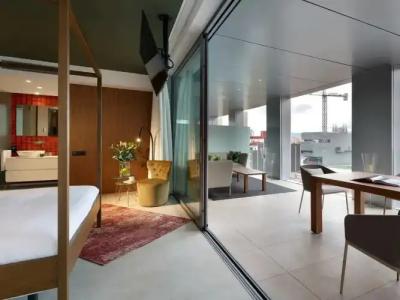 SB Glow **** Sup - 69