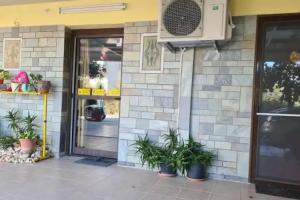 Villa George, Nea Makri