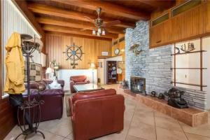 USS Gulf Breeze Beach - Six Bedroom Home, Fort Myers Beach