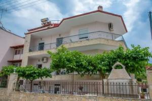 Chris Studios, Kallithea