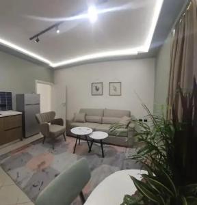 Oda Tirana - 201