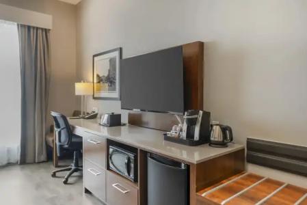 Best Western Plus East Side - 52