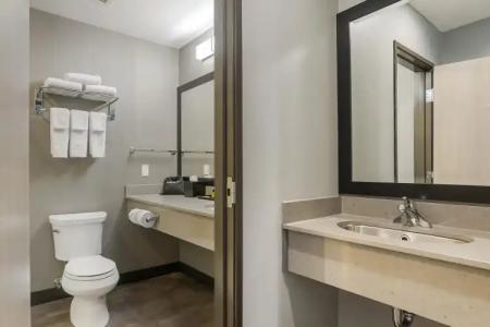 Best Western Plus East Side - 58