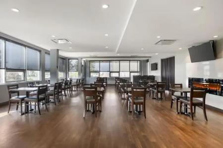 Best Western Plus East Side - 29