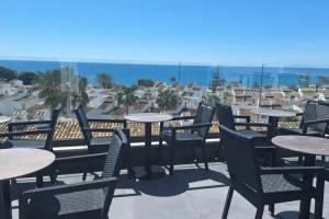 The Rooms - Standard accommodation in a FANTASTIC location just 100m from the beach!!, La Cala de Mijas