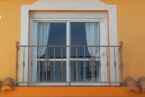 The La Cala de Mijas Rooms - Standard accommodation in a FANTASTIC location just 100m from the beach!!, La Cala de Mijas