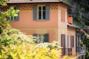 "La Dolce Vita" Lake - By House Of Travelers -