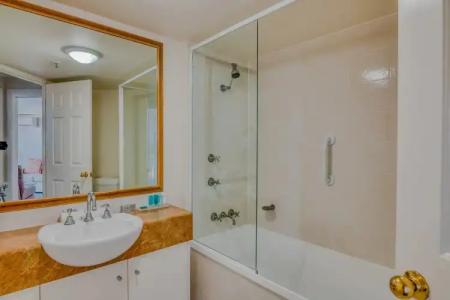 Bel Air on Broadbeach - Official - 8