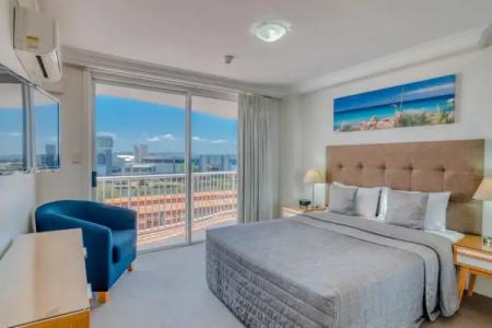 Bel Air on Broadbeach - Official - 7