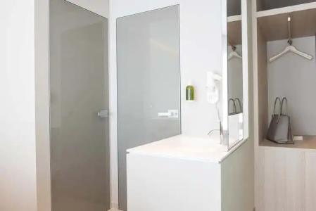 Brown Kubic, a member of Browns - 14