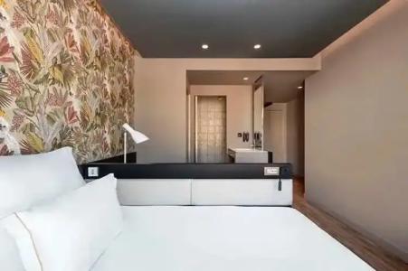 Brown Kubic, a member of Browns - 42