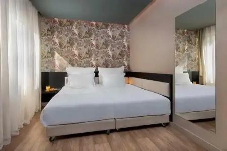 Brown Kubic, a member of Browns - 59