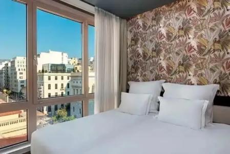 Brown Kubic, a member of Browns - 38