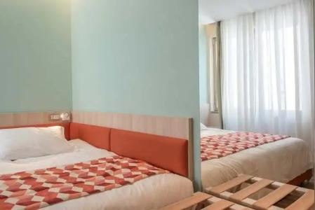 Brown Kubic, a member of Browns - 9