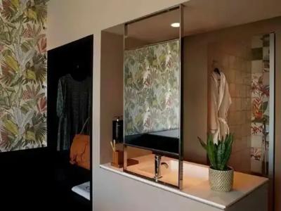 Brown Kubic, a member of Browns - 44