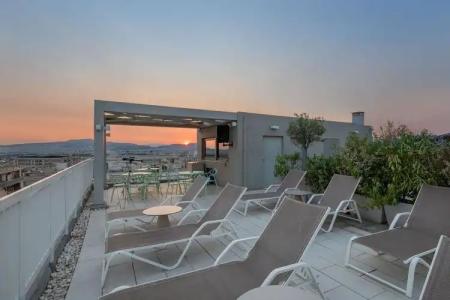 Brown Kubic, a member of Browns - 31