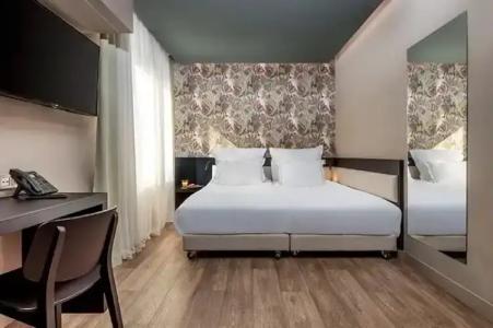 Brown Kubic, a member of Browns - 34