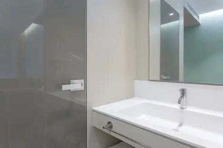 Brown Kubic, a member of Browns - 15