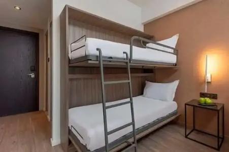 Brown Kubic, a member of Browns - 55