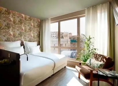 Brown Kubic, a member of Browns - 53