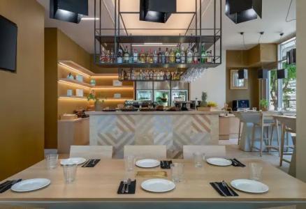 Brown Kubic, a member of Browns - 16