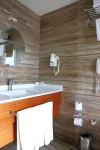 Hurry Inn Merter Istanbul - 100