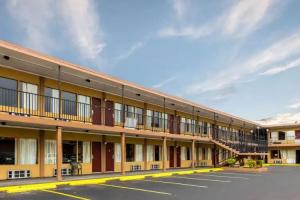 Econo Lodge Inn & Suites, Hot Springs