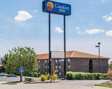 Comfort Inn at Thousand Hills - 32