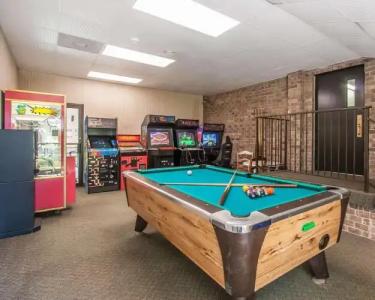 Comfort Inn at Thousand Hills - 15