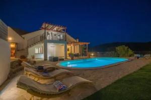 Villa Plenca green sea near to the sea - heated pool, Sibenik
