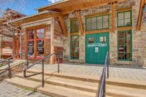 Village Square Room #633