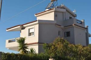 Angelina's Home, Anavissos